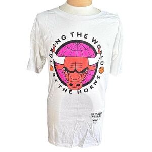 Rare 1989 Pink Chicago Bulls Taking the World by the Horns Single Stitch T Shirt